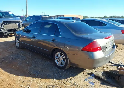 2006 Honda Accord 2.4 Ex z USA, uszkodzony, nr VIN 1HGCM56826A132435
